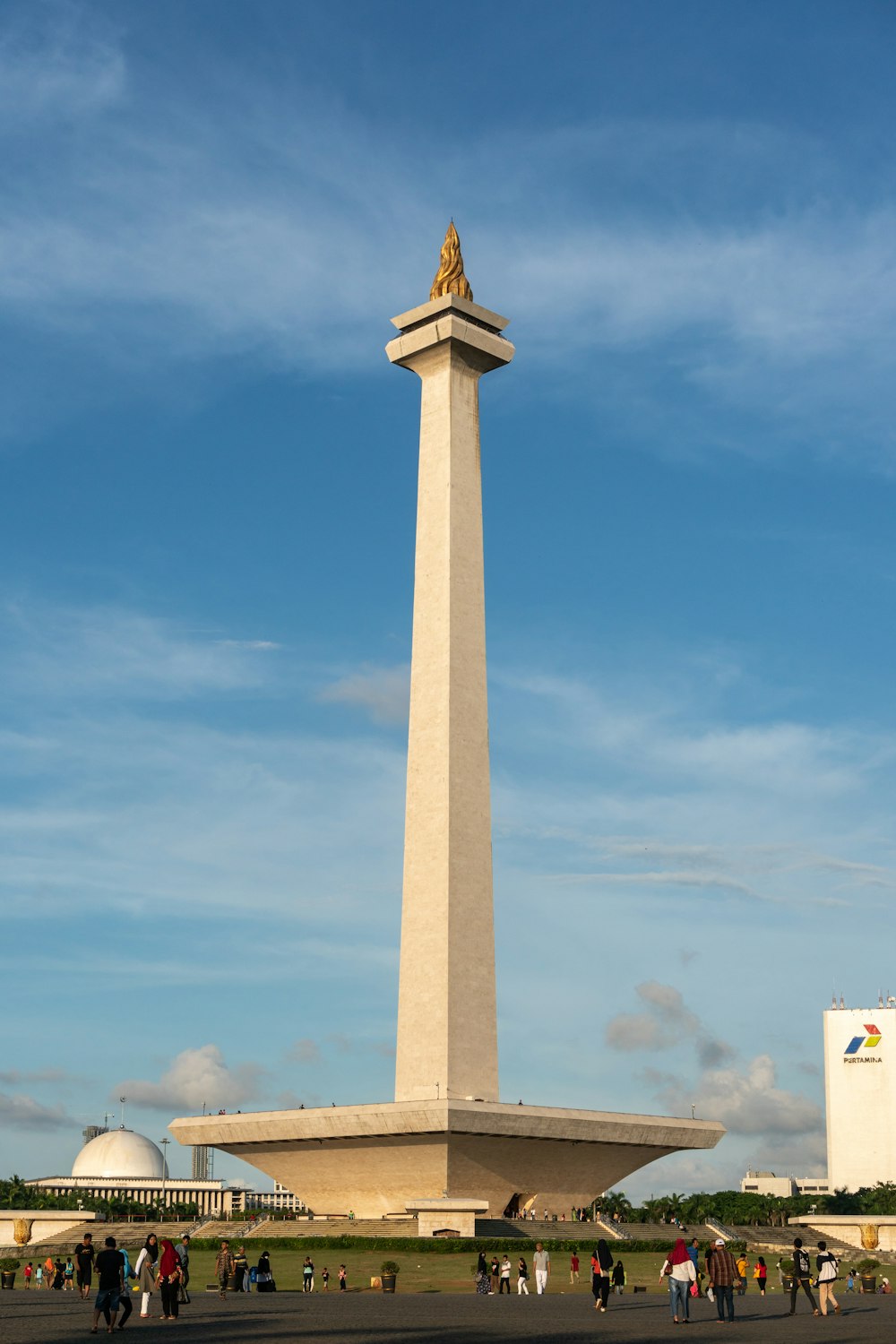 Sewa bus ke Jakarta Pusat dari Karawang